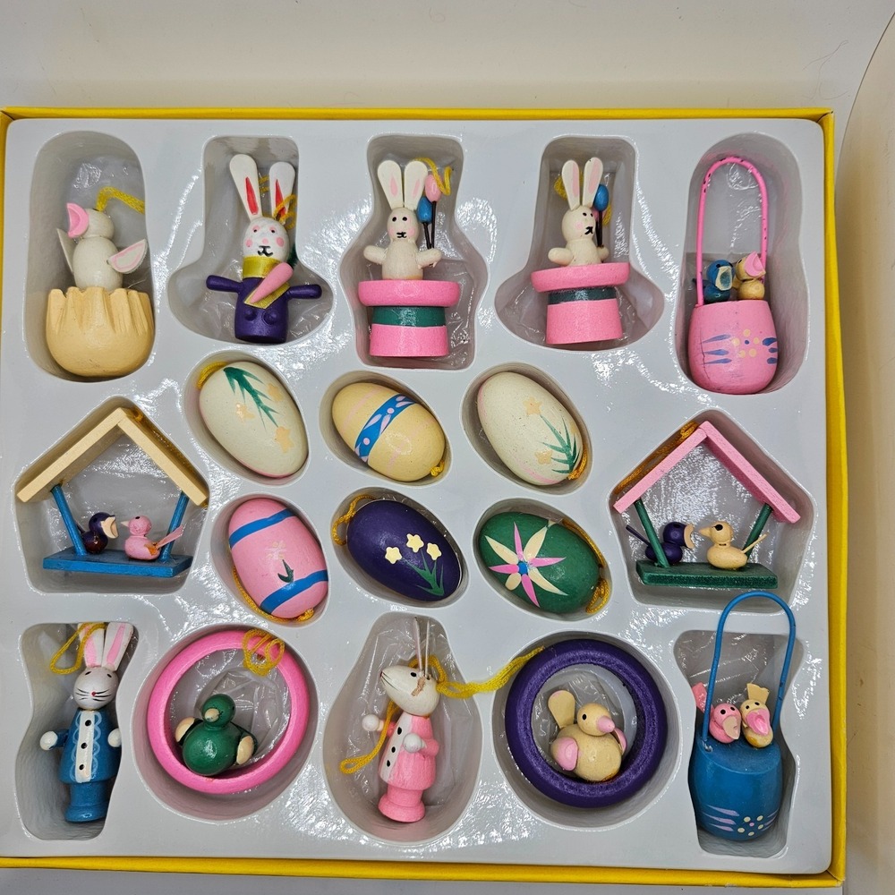 Vintage Wooden Easter Ornament Set 17 Pc Bunny Egg Bird Spring Decor Box